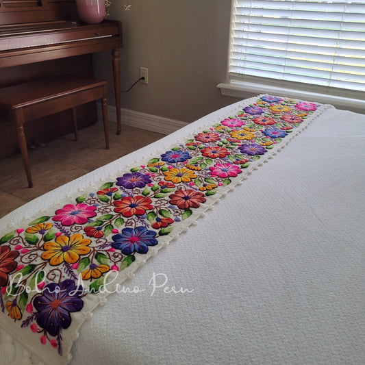 FLORAL TABLE RUNNERS